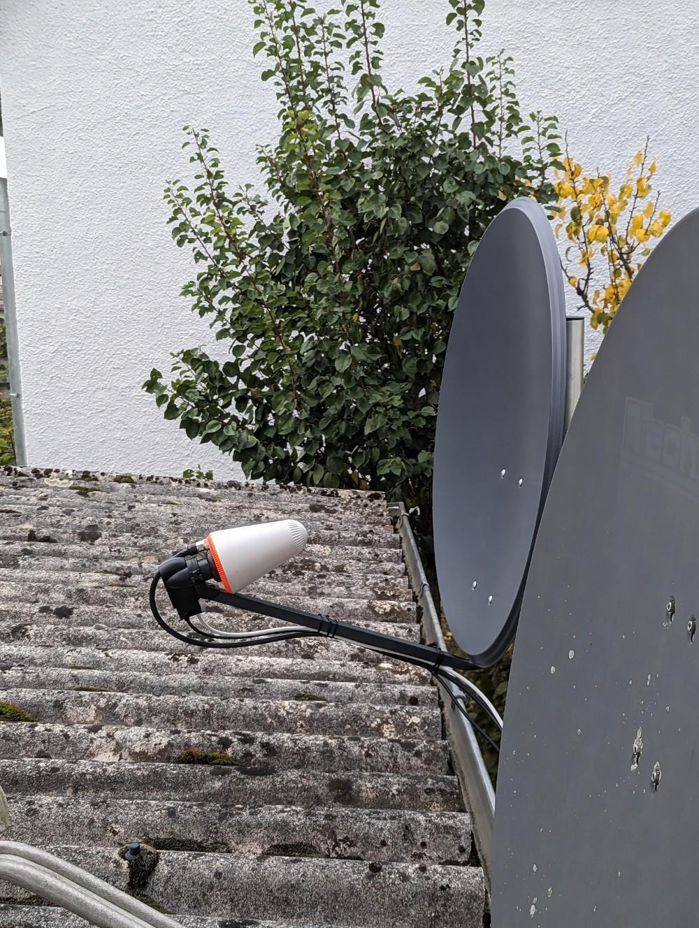 the SAT dish with the LNB and helix antenna